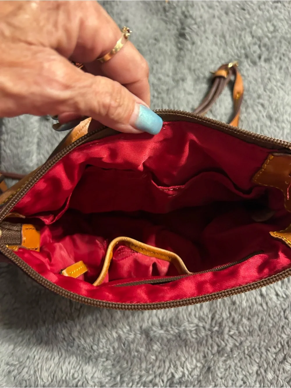Dooney & Bourke compact dooney